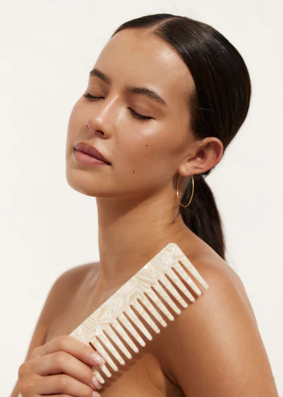 Wide Tooth Comb in Buttercream