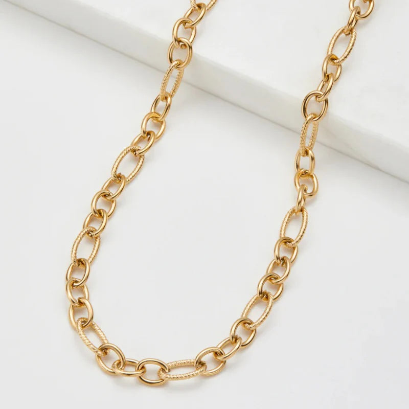 Clara Necklace Gold