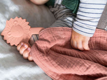 Load image into Gallery viewer, Ari Lion Comforter / Silicone Teether Combo - Caramel
