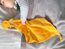 Load image into Gallery viewer, Ari Lion Comforter / Silicone Teether Combo - Mustard

