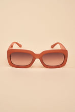 Load image into Gallery viewer, Everlee Sunglasses - Peach
