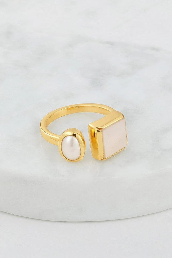 Hariette Pearl Ring