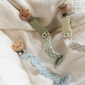 Pacifier Clip - Dark Oak/Vanilla