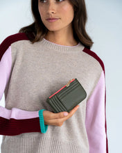 Load image into Gallery viewer, Centro Wallet - Khaki
