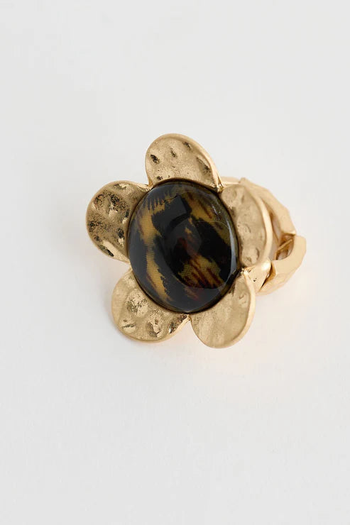 Dais Animal Ring