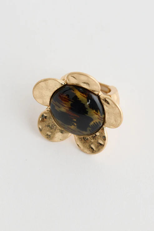 Dais Animal Ring