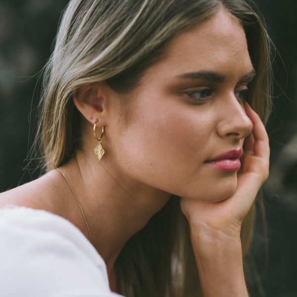 Larni Earrings in Gold
