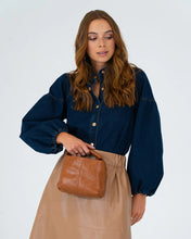 Load image into Gallery viewer, Linton Crossbody - Tan Pebble
