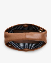 Load image into Gallery viewer, Linton Crossbody - Tan Pebble
