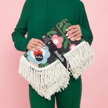 Load image into Gallery viewer, Fringed Medium Picnic Mat Marguerite
