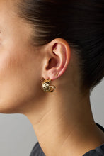 Load image into Gallery viewer, Maisie Hoop - Gold
