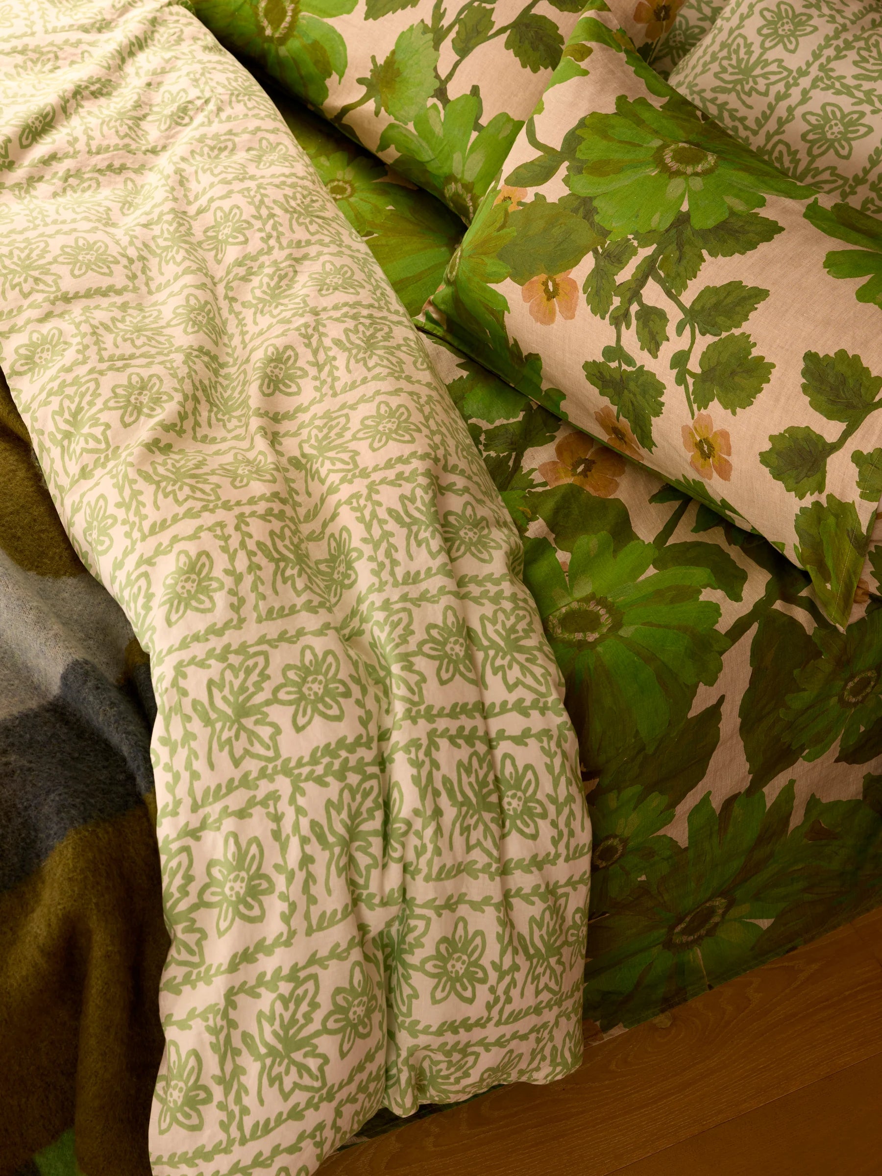 Marigold Leaf Linen Standard Pillowcases Set