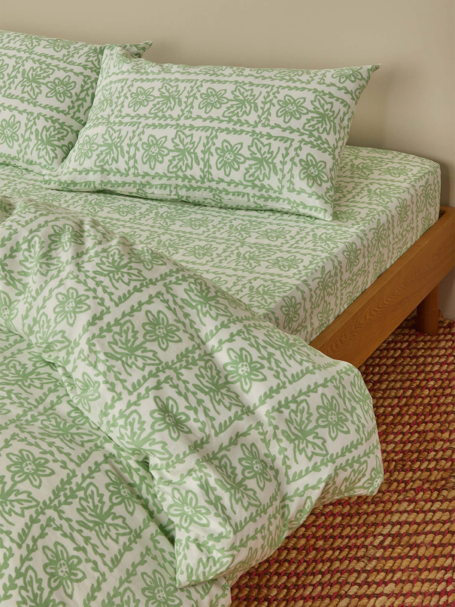 Daisy Sage Linen Standard Pillowcases Set