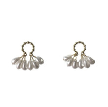 Load image into Gallery viewer, Audrey Earrings Pearl Beads With Gold
