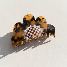 Load image into Gallery viewer, Check Flower Hair Claw
