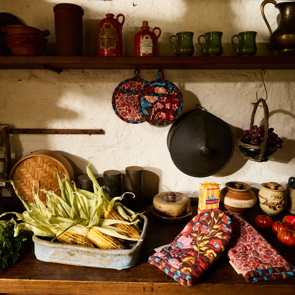 Magnolia Oven Mitt Set
