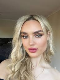 Suzy Lipstick Miss Cassandra Peony (Matte)