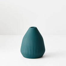 Load image into Gallery viewer, Taza Vase Peacock
