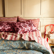Load image into Gallery viewer, Delphine Silk Pillowcase Standard - Orchid
