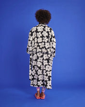 Load image into Gallery viewer, Flower Face Terry Bath Robe
