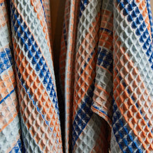 Load image into Gallery viewer, Kanti Waffle Towel - Ultramarine
