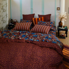 Load image into Gallery viewer, Margot Linen Pillowcase Set - Mahogany
