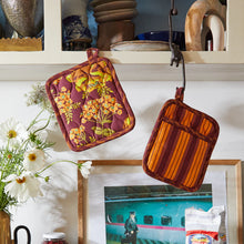 Load image into Gallery viewer, Margot Pot Holder Set
