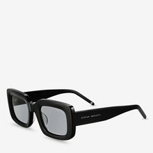 Load image into Gallery viewer, Unyielding Sunglasses - Black
