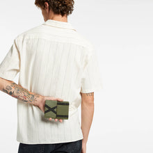 Load image into Gallery viewer, Flip Wallet - Khaki

