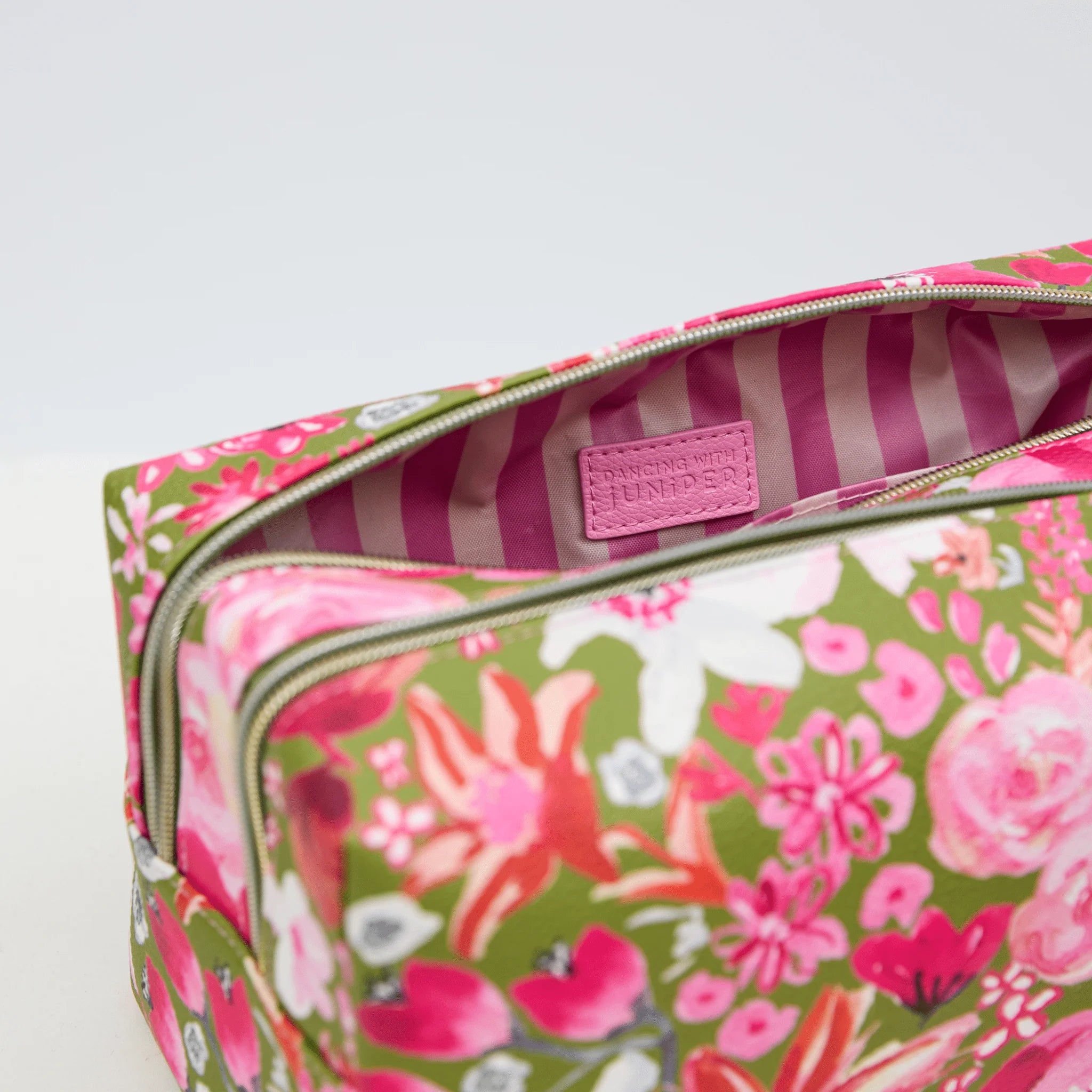 Sunburnt Flora Beauty Bag
