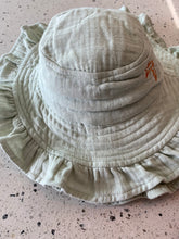 Load image into Gallery viewer, Muslin Frill Hat Seafoam
