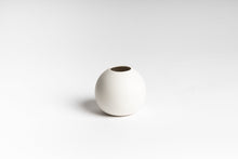 Load image into Gallery viewer, The Boban Vase White
